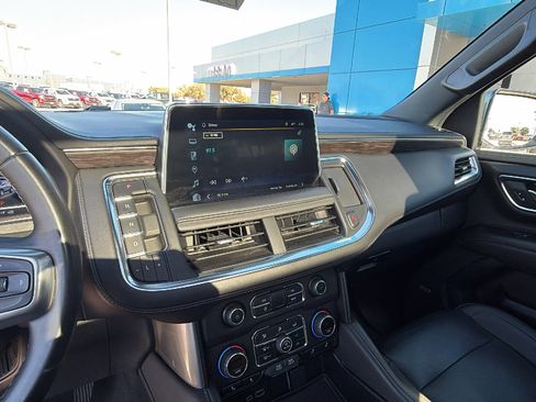 Used 2024 Chevrolet Tahoe Z71 image 9