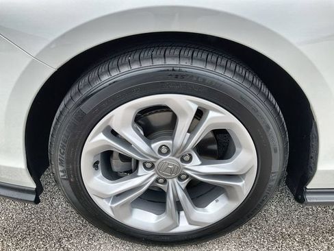 Certified 2025 Honda Accord LX image 18