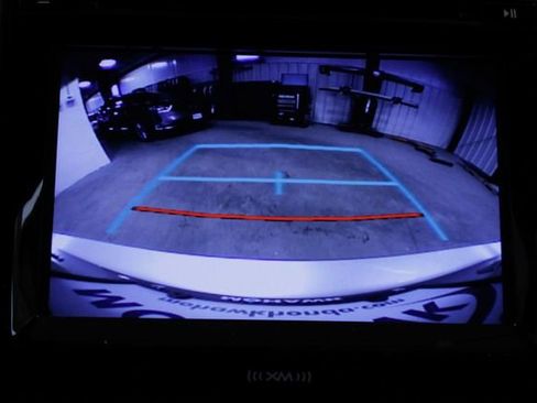 Used 2017 Toyota Camry XLE w/ Moonroof Package image 32