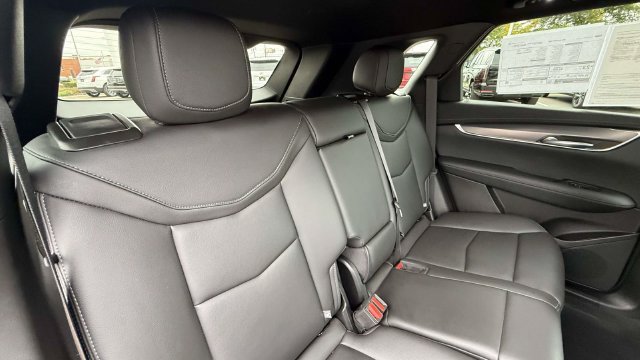 Certified 2024 Cadillac XT5 Luxury w/ LPO, Floor Liner Package AWD/4WD image 55