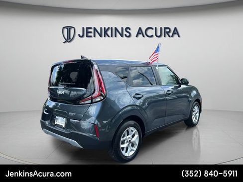 Used 2025 Kia Soul LX w/ LX Technology Package FWD image 3