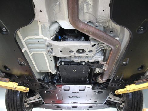 Used 2023 Genesis G70 2.0T image 99