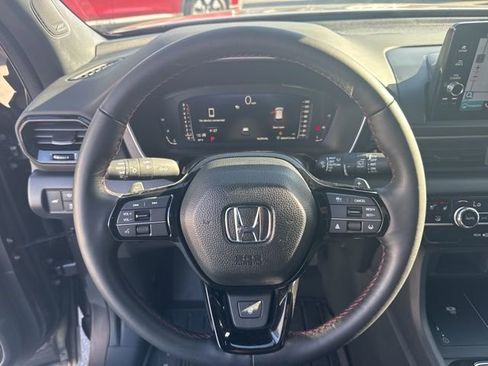 Used 2025 Honda Pilot Black Edition image 24