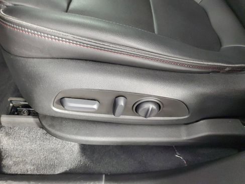 Used 2023 Chevrolet Traverse RS image 30