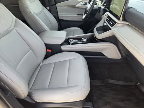 Certified 2025 Ford Explorer Active w/ Active Comfort Package image 14