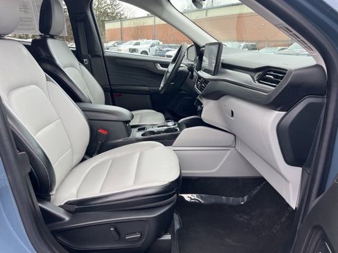 Used 2024 Ford Escape Platinum image 11