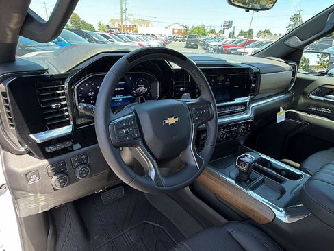 New 2026 Chevrolet Silverado 1500 High Country AWD/4WD image 19