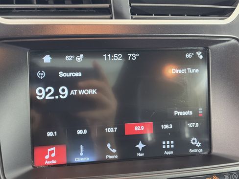 Used 2017 Ford Explorer XLT w/ Equipment Group 202A AWD/4WD image 20