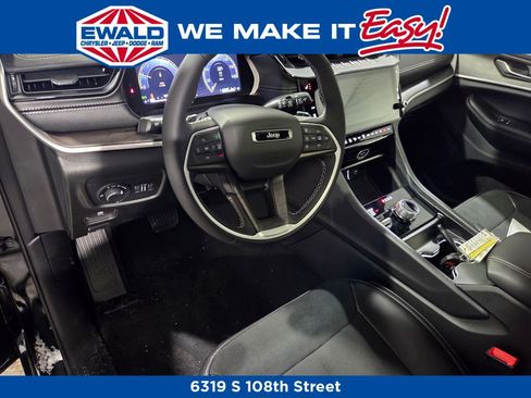 New 2026 Jeep Grand Cherokee Altitude image 6