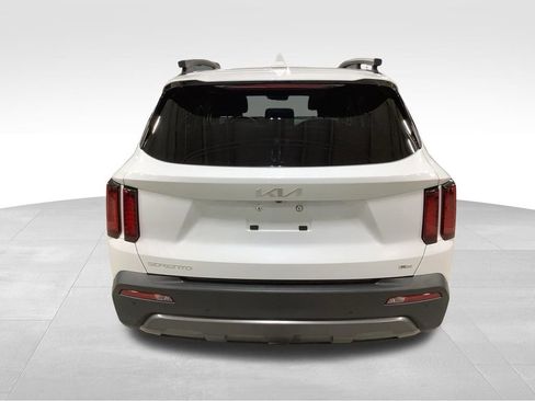 Certified 2023 Kia Sorento S w/ Panoramic Sunroof Package image 8