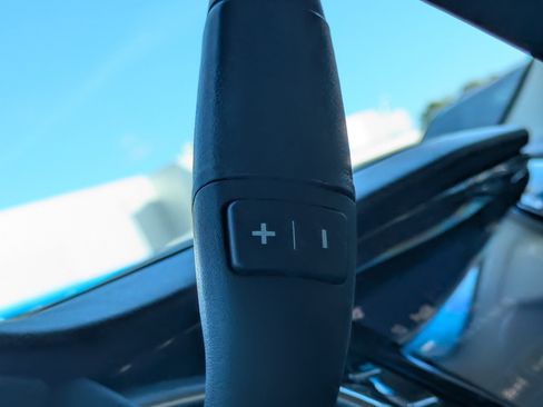 Used 2018 Cadillac Escalade Luxury image 21