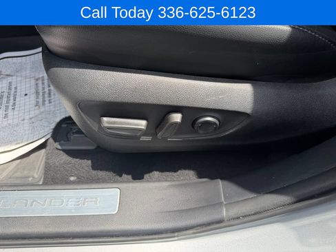 Used 2021 Toyota Highlander Limited FWD image 16