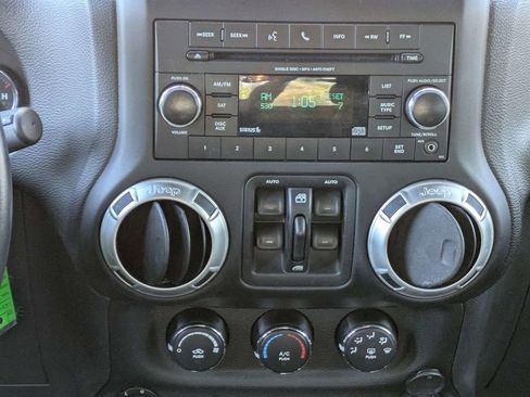 Used 2017 Jeep Wrangler Unlimited Sahara w/ Max Tow Package image 18