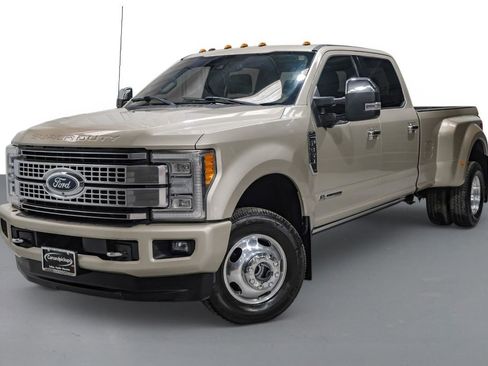 Used 2018 Ford F350 Platinum w/ Platinum Ultimate Package AWD/4WD image 4