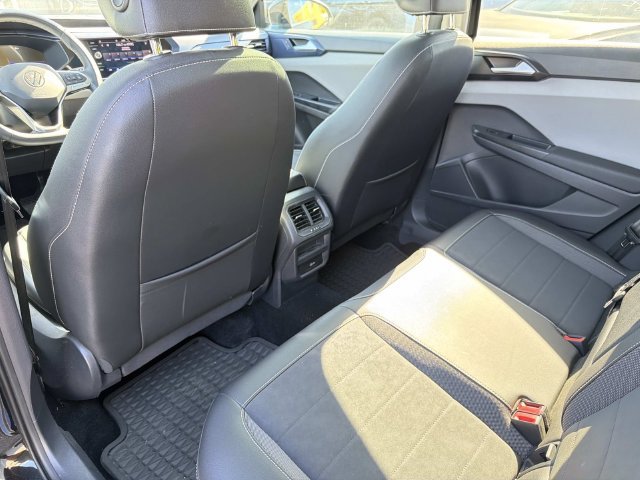 Certified 2023 Volkswagen Taos SE w/ Panoramic Sunroof Package FWD image 10