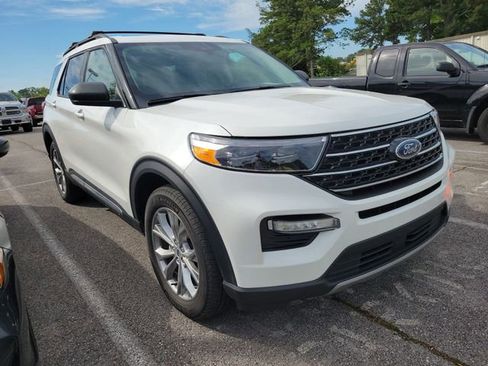 Used 2024 Ford Explorer XLT w/ Equipment Group 202A AWD/4WD image 1