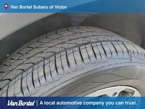 Used 2023 Subaru Crosstrek 2.0i Premium image 11