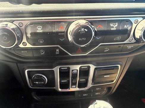 Used 2018 Jeep Wrangler Unlimited Sahara w/ LED Lighting Group image 18