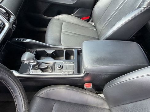 Certified 2022 Kia Sorento S FWD image 19