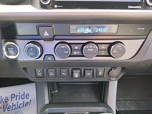 Used 2021 Toyota Tacoma TRD Sport w/ Technology Package image 36