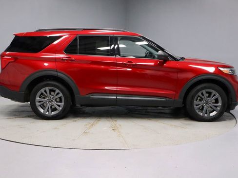 Certified 2021 Ford Explorer XLT w/ Equipment Group 202A AWD/4WD image 13
