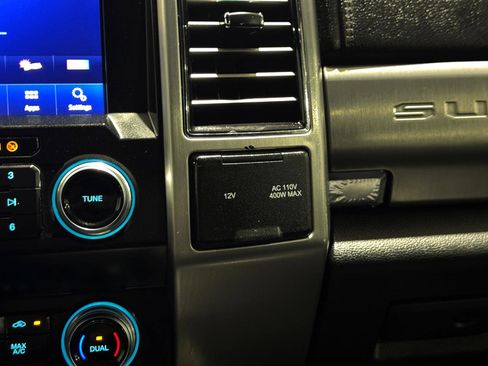 Used 2020 Ford F250 Platinum w/ Tremor Off-Road Package AWD/4WD image 27