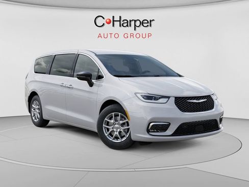 New 2026 Chrysler Pacifica Select FWD image 5