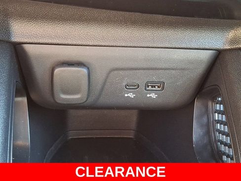 Used 2024 Chevrolet TrailBlazer LT AWD/4WD image 23