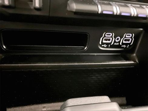 Used 2021 RAM 1500 Limited w/ Bed Utility Group image 26