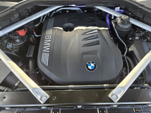 Used 2024 BMW X5 xDrive40i w/ M Sport Package image 32