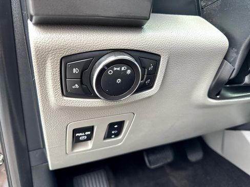 Used 2018 Ford F150 XLT w/ Equipment Group 302A Luxury image 15