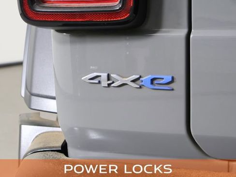 Used 2023 Jeep Wrangler Unlimited image 9