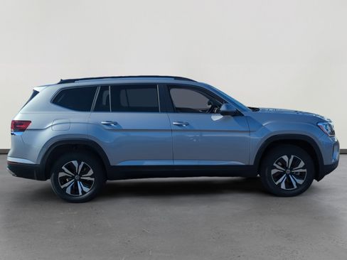 New 2026 Volkswagen Atlas SE image 6