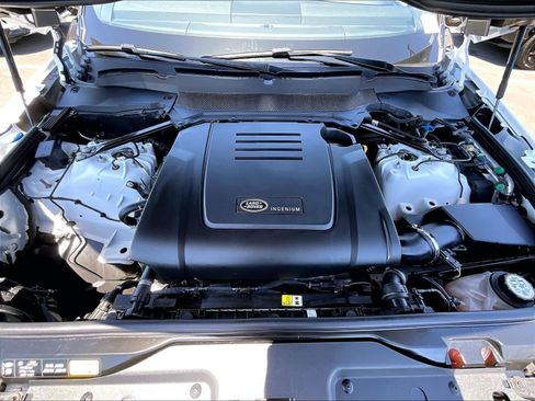 Used 2025 Land Rover Discovery S AWD/4WD image 10
