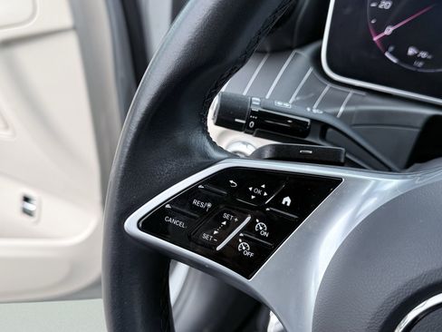 Used 2025 Mercedes-Benz C 300 Sedan image 60