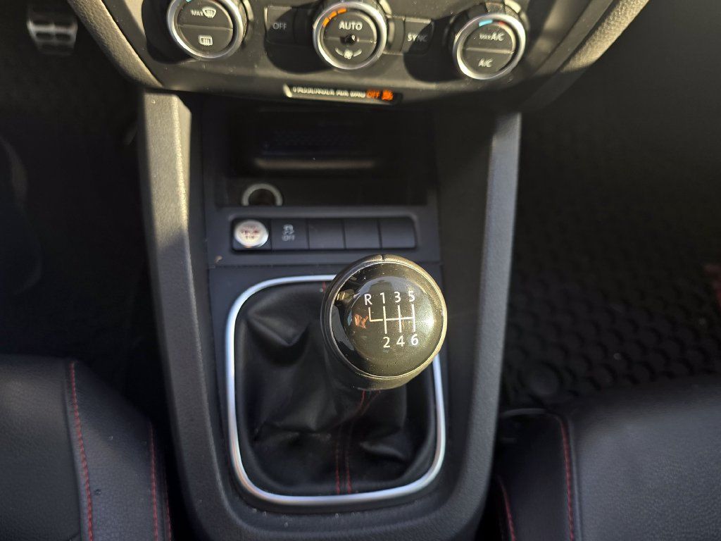 Used 2014 Volkswagen Jetta GLI Autobahn FWD image 30