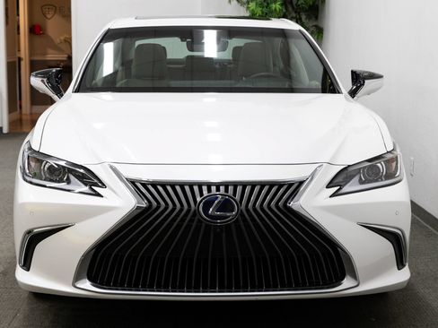Used 2019 Lexus ES 300h FWD image 12