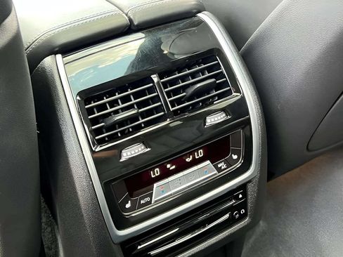 Used 2020 BMW X7 xDrive40i w/ M Sport Package AWD/4WD image 13