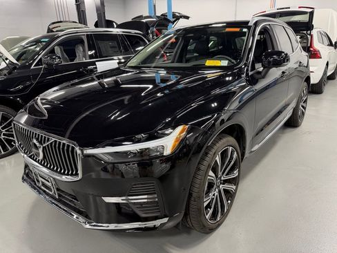 Used 2023 Volvo XC60 B5 Ultimate w/ Climate Package image 1