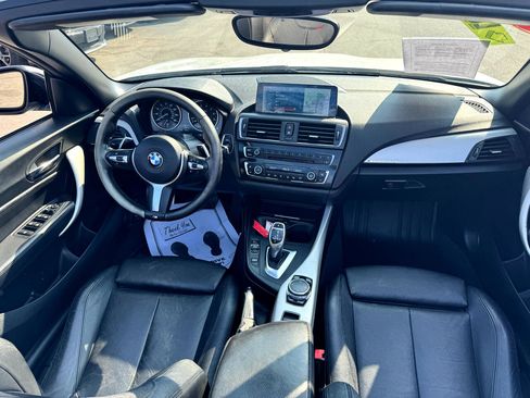 Used 2016 BMW M235i Convertible image 19