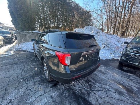 Used 2023 Ford Explorer XLT w/ Equipment Group 202A image 5