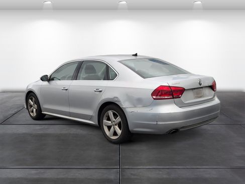 Used 2012 Volkswagen Passat 2.5 SE FWD image 3
