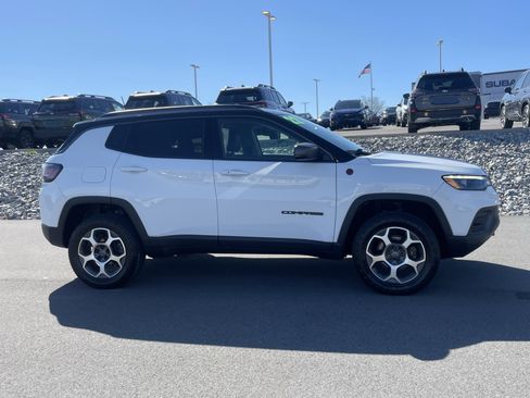 Used 2022 Jeep Compass Trailhawk w/ Trailhawk Elite Group AWD/4WD image 2