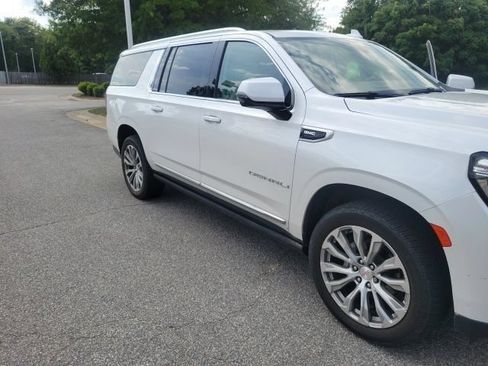 Used 2021 GMC Yukon XL Denali w/ Denali Premium Package AWD/4WD image 26