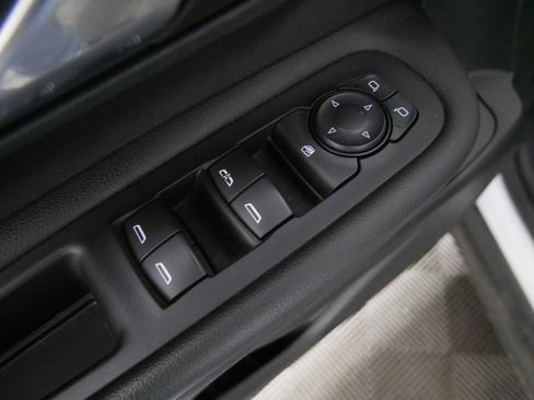 Used 2023 GMC Terrain SLE w/ Driver Convenience Package image 13