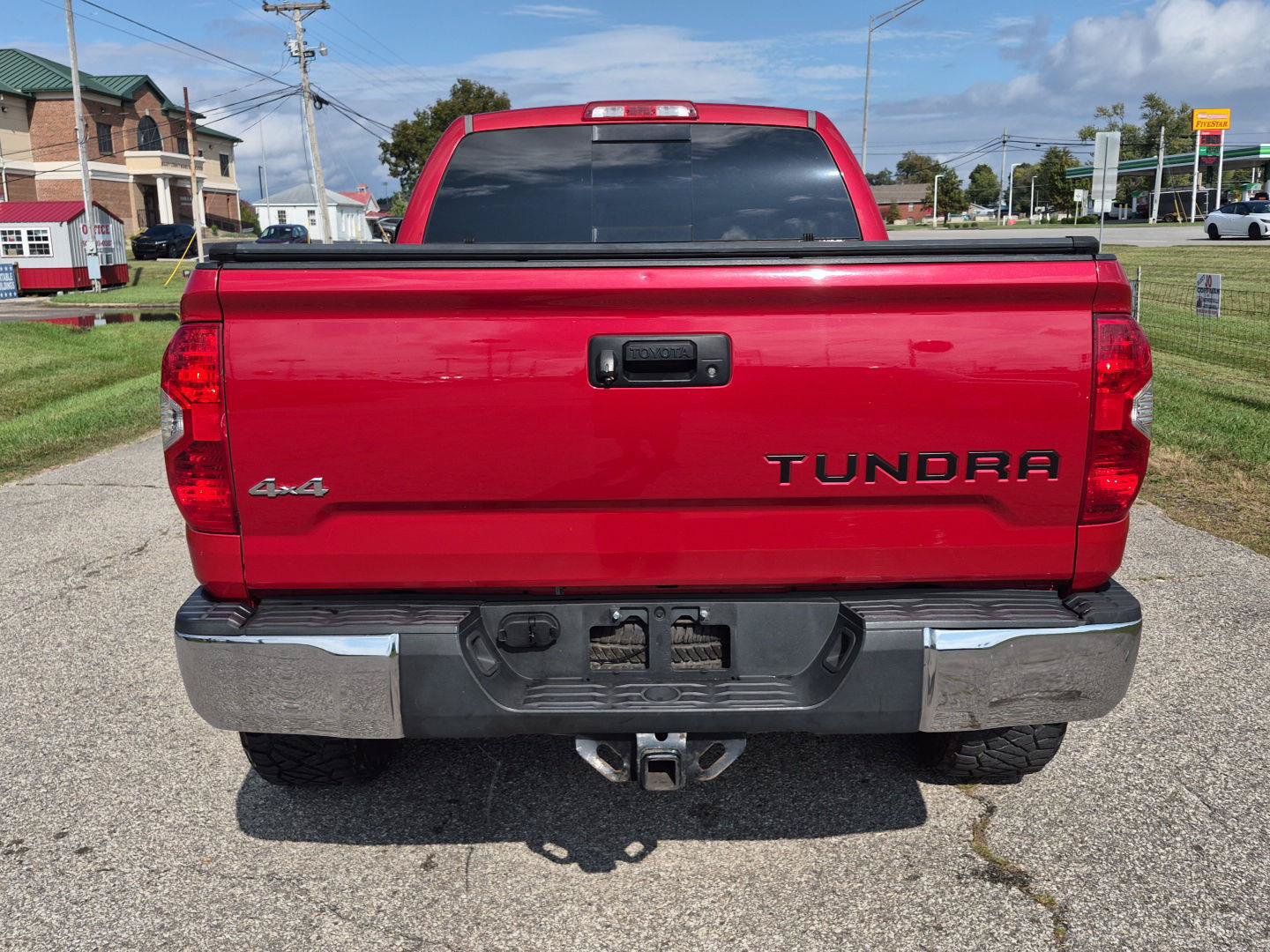 Used 2014 Toyota Tundra SR5 AWD/4WD image 4
