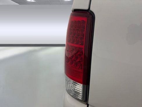 Used 2003 GMC Yukon XL SLT w/ 1SC Preferred Equipment Group image 11
