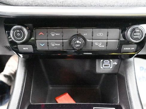 Used 2025 Jeep Compass Latitude AWD/4WD image 22