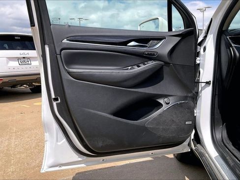 Used 2019 Buick Enclave Avenir w/ LPO, Cargo Package FWD image 22