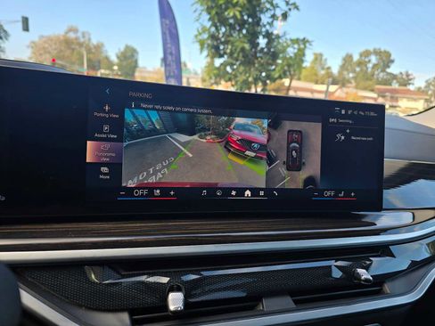 Used 2024 BMW X7 xDrive40i image 31